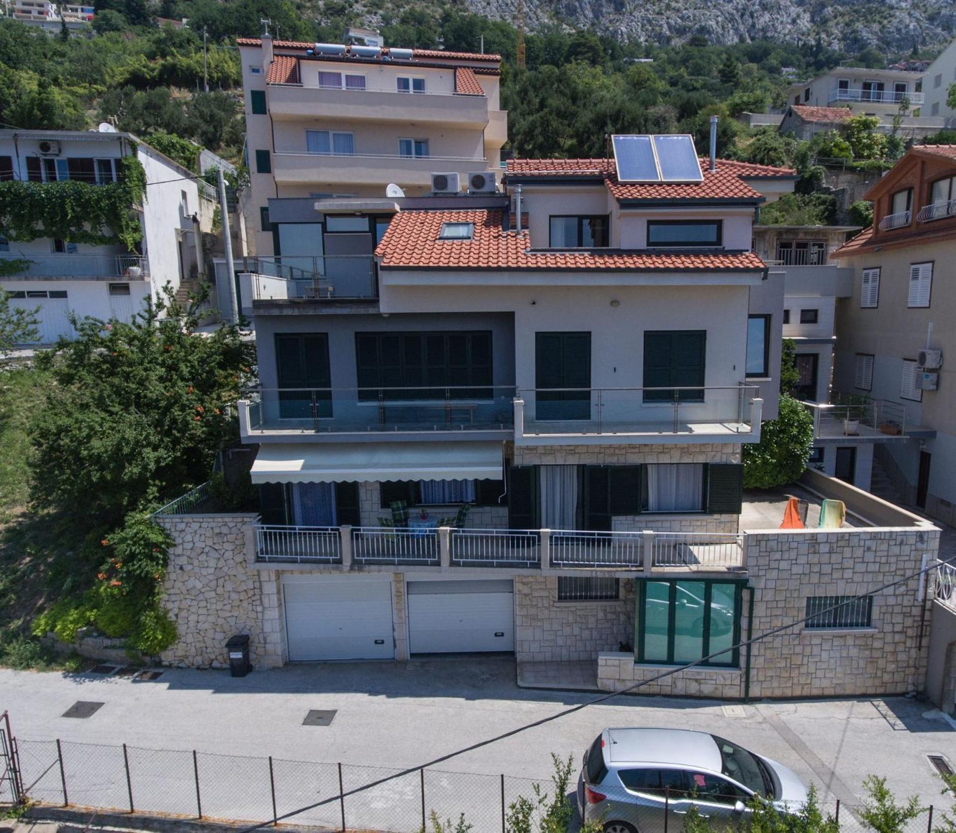 Apartment Iva Omis Exterior photo